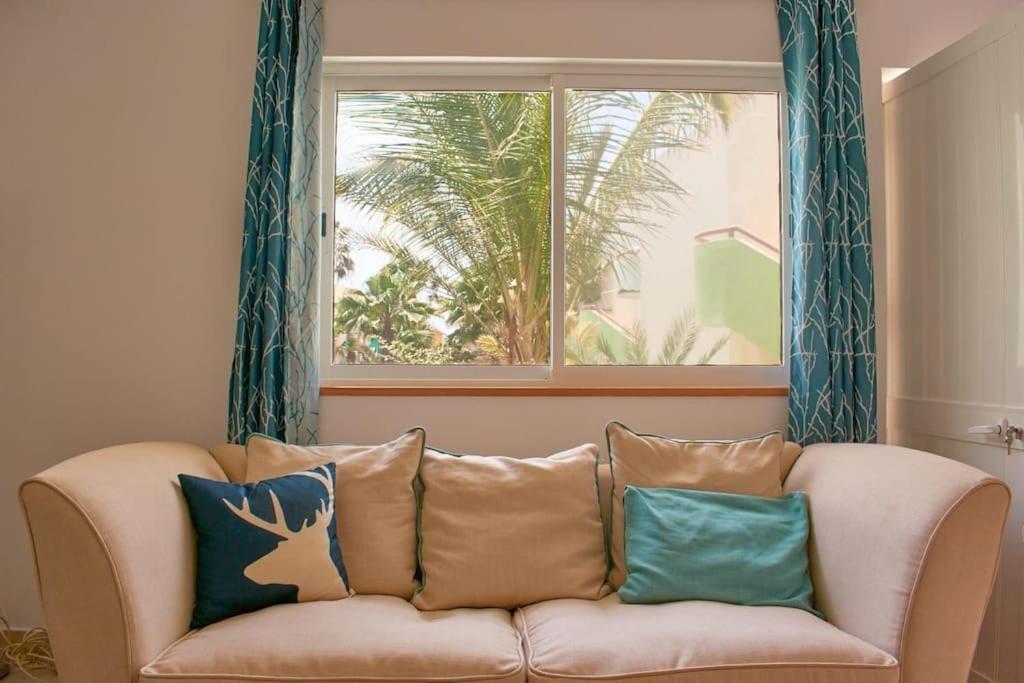 Apartamento T3 Encantador Com Piscina Wifi E Perto De Praia 圣玛丽亚 外观 照片