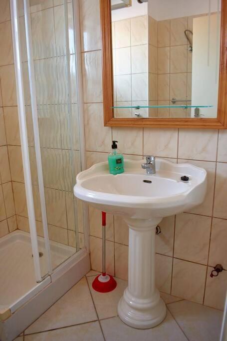 Apartamento T3 Encantador Com Piscina Wifi E Perto De Praia 圣玛丽亚 外观 照片